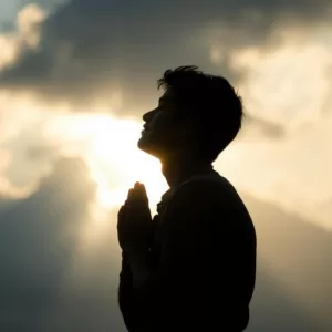 Superando a Traição: Um Caminho de Perdão e Restauração para Cristãos